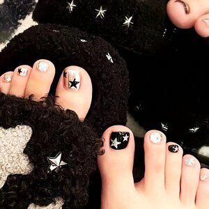 24 Stars Fake Nails Press On Toenails Black Silver Metallic Vacation Glam